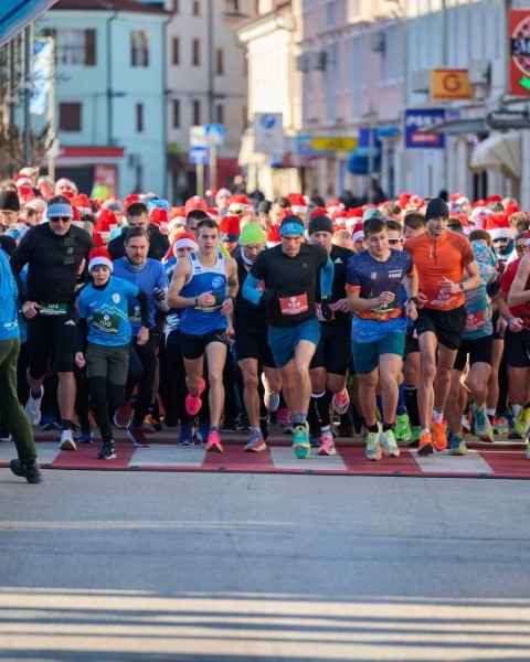 Preko 600 učesnika na veselom HO! HO! HO! Run Umag 2025!